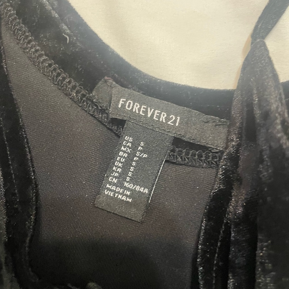 Velvet top forever 21 perfect condition size s